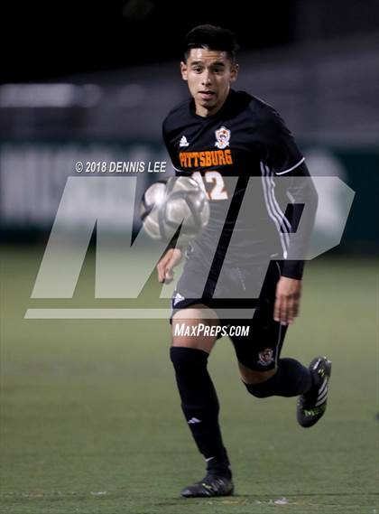 Thumbnail 3 in Pittsburg vs. De La Salle (CIF NCS D1 Semifinal) photogallery.