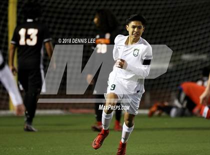 Thumbnail 1 in Pittsburg vs. De La Salle (CIF NCS D1 Semifinal) photogallery.