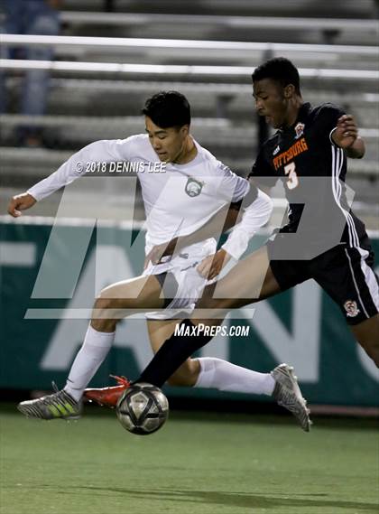 Thumbnail 1 in Pittsburg vs. De La Salle (CIF NCS D1 Semifinal) photogallery.