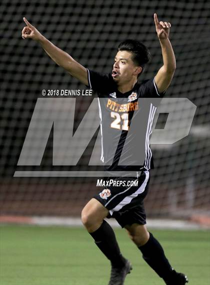 Thumbnail 3 in Pittsburg vs. De La Salle (CIF NCS D1 Semifinal) photogallery.