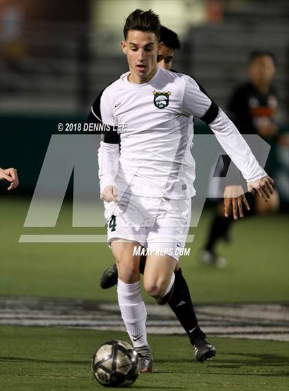 Thumbnail 1 in Pittsburg vs. De La Salle (CIF NCS D1 Semifinal) photogallery.