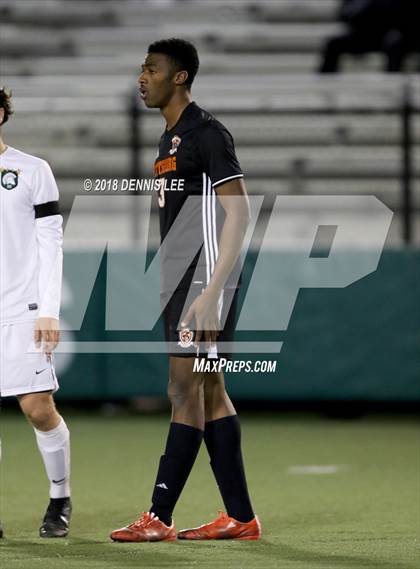 Thumbnail 2 in Pittsburg vs. De La Salle (CIF NCS D1 Semifinal) photogallery.