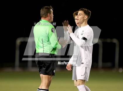 Thumbnail 2 in Pittsburg vs. De La Salle (CIF NCS D1 Semifinal) photogallery.