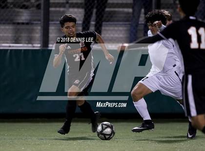 Thumbnail 1 in Pittsburg vs. De La Salle (CIF NCS D1 Semifinal) photogallery.