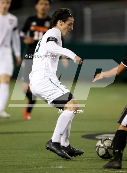 Thumbnail 3 in Pittsburg vs. De La Salle (CIF NCS D1 Semifinal) photogallery.
