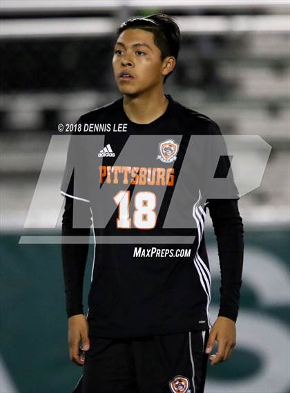 Thumbnail 3 in Pittsburg vs. De La Salle (CIF NCS D1 Semifinal) photogallery.