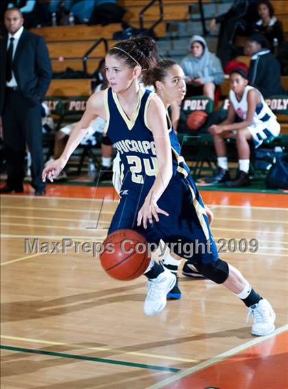 Thumbnail 2 in La Sierra vs. Yucaipa (Lady Bears Holiday Classic) photogallery.