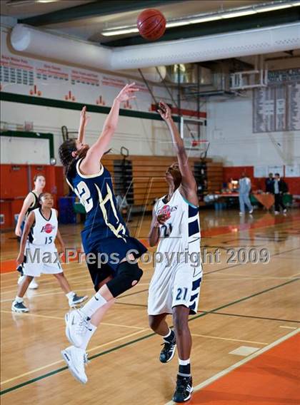 Thumbnail 2 in La Sierra vs. Yucaipa (Lady Bears Holiday Classic) photogallery.
