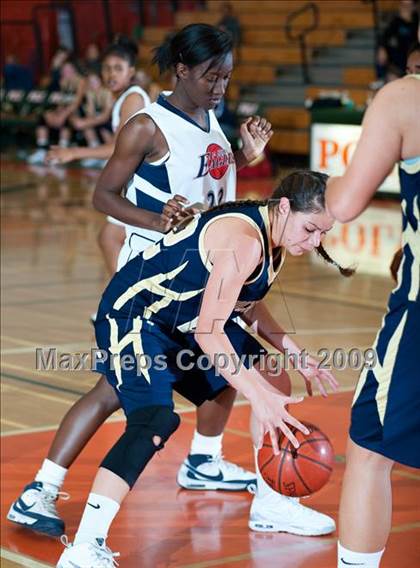 Thumbnail 2 in La Sierra vs. Yucaipa (Lady Bears Holiday Classic) photogallery.