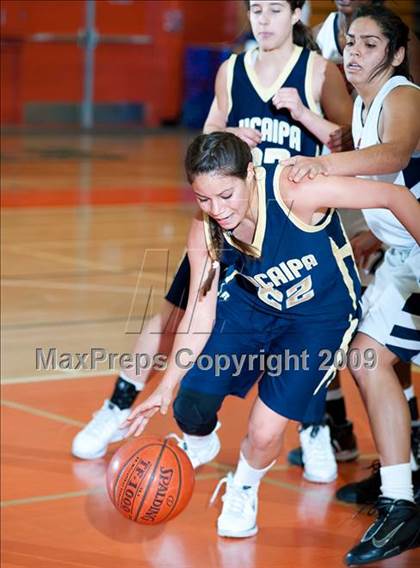 Thumbnail 2 in La Sierra vs. Yucaipa (Lady Bears Holiday Classic) photogallery.