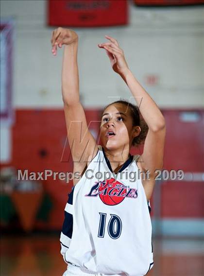 Thumbnail 3 in La Sierra vs. Yucaipa (Lady Bears Holiday Classic) photogallery.
