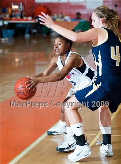 Thumbnail 3 in La Sierra vs. Yucaipa (Lady Bears Holiday Classic) photogallery.