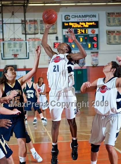 Thumbnail 2 in La Sierra vs. Yucaipa (Lady Bears Holiday Classic) photogallery.