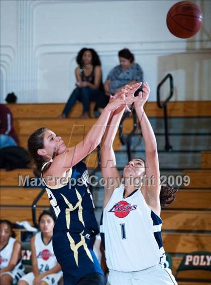 Thumbnail 3 in La Sierra vs. Yucaipa (Lady Bears Holiday Classic) photogallery.