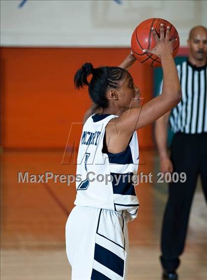 Thumbnail 2 in La Sierra vs. Yucaipa (Lady Bears Holiday Classic) photogallery.