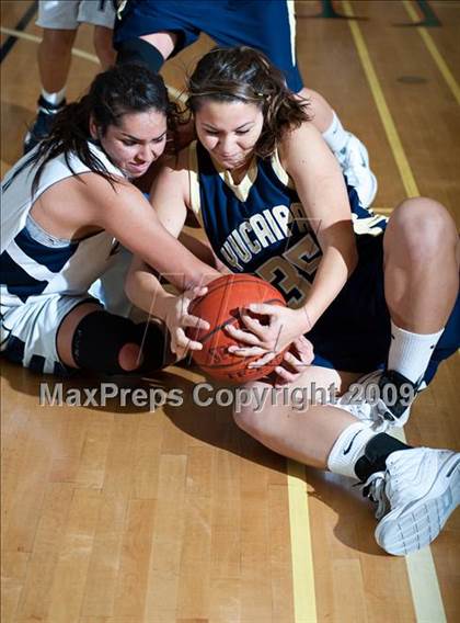 Thumbnail 2 in La Sierra vs. Yucaipa (Lady Bears Holiday Classic) photogallery.