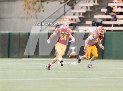 Thumbnail 2 in O'Dea @ Eastside Catholic photogallery.