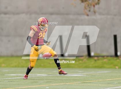 Thumbnail 1 in O'Dea @ Eastside Catholic photogallery.