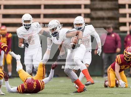 Thumbnail 2 in O'Dea @ Eastside Catholic photogallery.