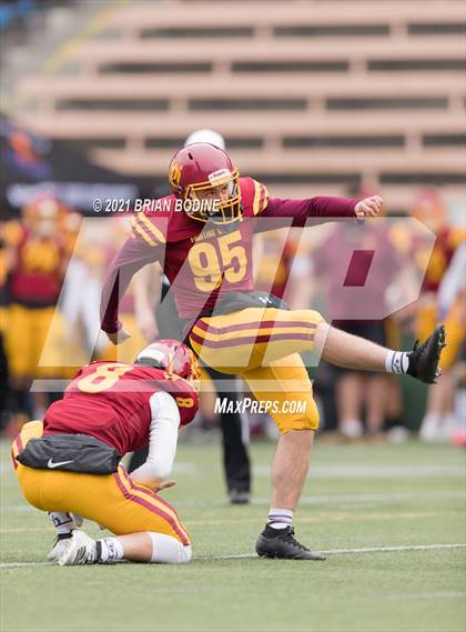 Thumbnail 3 in O'Dea @ Eastside Catholic photogallery.