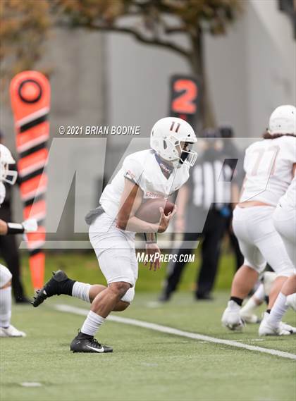 Thumbnail 2 in O'Dea @ Eastside Catholic photogallery.