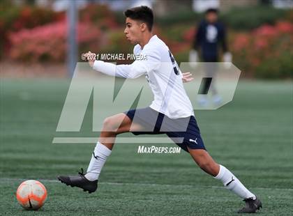 Thumbnail 1 in Laguna Beach vs. St. John Bosco (Hawks Invitational) photogallery.