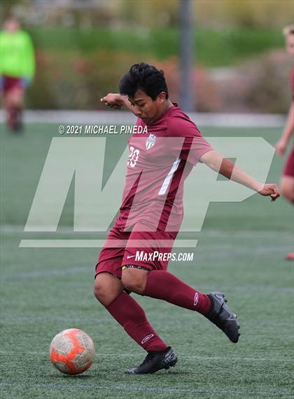 Thumbnail 3 in Laguna Beach vs. St. John Bosco (Hawks Invitational) photogallery.