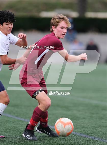 Thumbnail 1 in Laguna Beach vs. St. John Bosco (Hawks Invitational) photogallery.