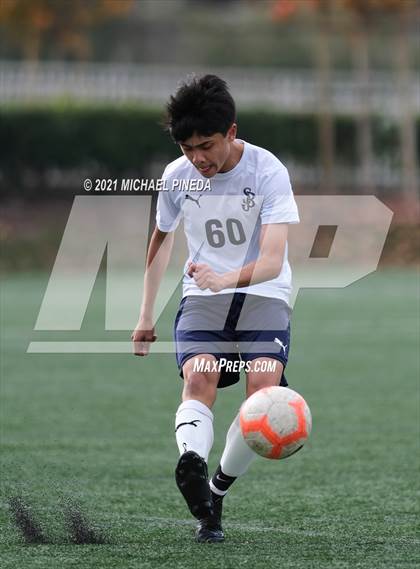 Thumbnail 3 in Laguna Beach vs. St. John Bosco (Hawks Invitational) photogallery.