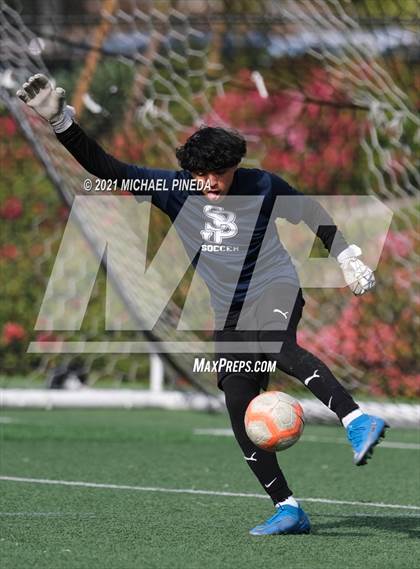 Thumbnail 1 in Laguna Beach vs. St. John Bosco (Hawks Invitational) photogallery.