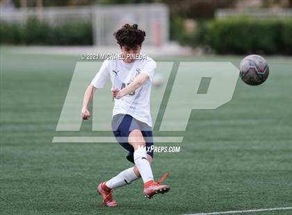 Thumbnail 2 in Laguna Beach vs. St. John Bosco (Hawks Invitational) photogallery.