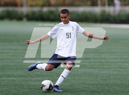 Thumbnail 3 in Laguna Beach vs. St. John Bosco (Hawks Invitational) photogallery.