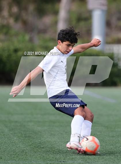Thumbnail 2 in Laguna Beach vs. St. John Bosco (Hawks Invitational) photogallery.