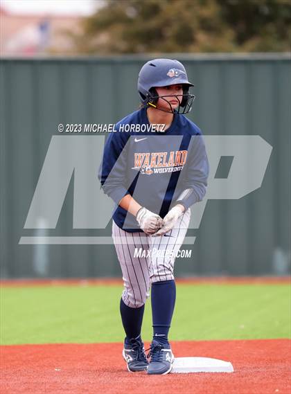 Thumbnail 3 in Lovejoy vs. Wakeland photogallery.