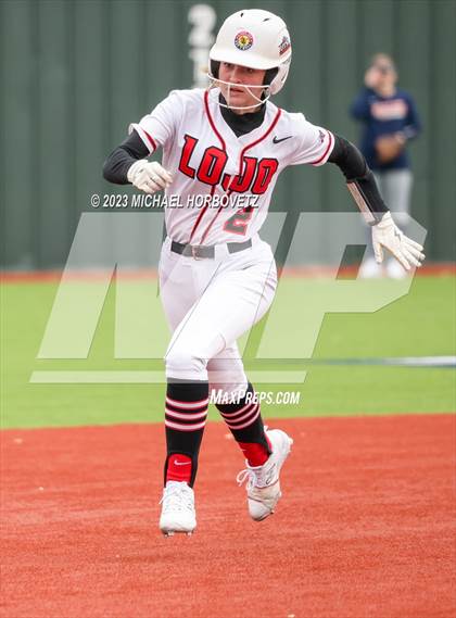 Thumbnail 3 in Lovejoy vs. Wakeland photogallery.