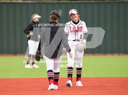 Thumbnail 3 in Lovejoy vs. Wakeland photogallery.