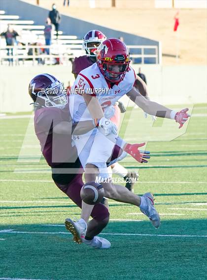 Thumbnail 3 in Coronado vs Red Oak (UIL 5A Division 1 Regional) photogallery.