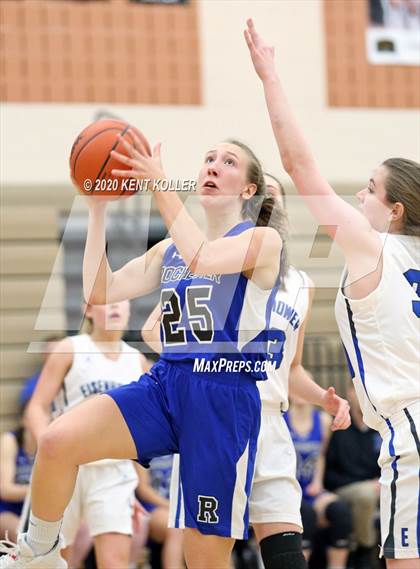 Thumbnail 1 in Rochester vs Utica Eisenhower (MHSAA District Final) photogallery.