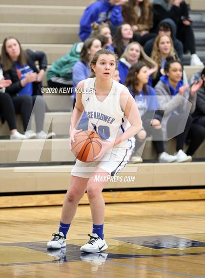 Thumbnail 1 in Rochester vs Utica Eisenhower (MHSAA District Final) photogallery.
