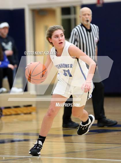 Thumbnail 3 in Rochester vs Utica Eisenhower (MHSAA District Final) photogallery.