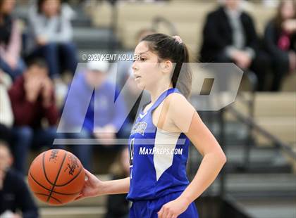 Thumbnail 2 in Rochester vs Utica Eisenhower (MHSAA District Final) photogallery.