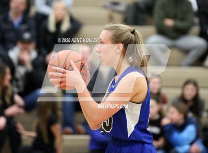 Thumbnail 3 in Rochester vs Utica Eisenhower (MHSAA District Final) photogallery.