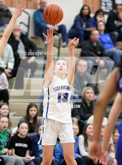 Thumbnail 1 in Rochester vs Utica Eisenhower (MHSAA District Final) photogallery.