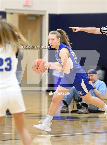 Thumbnail 2 in Rochester vs Utica Eisenhower (MHSAA District Final) photogallery.