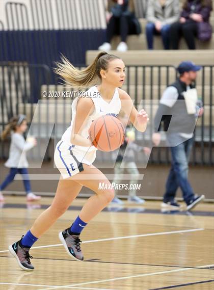 Thumbnail 3 in Rochester vs Utica Eisenhower (MHSAA District Final) photogallery.