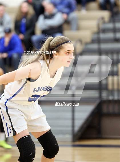Thumbnail 1 in Rochester vs Utica Eisenhower (MHSAA District Final) photogallery.