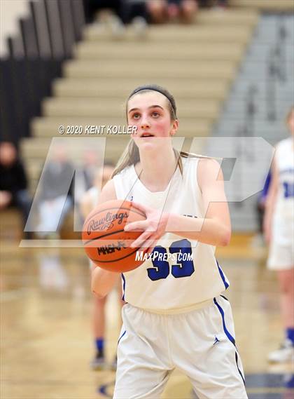 Thumbnail 1 in Rochester vs Utica Eisenhower (MHSAA District Final) photogallery.