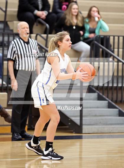Thumbnail 2 in Rochester vs Utica Eisenhower (MHSAA District Final) photogallery.
