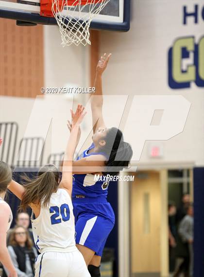 Thumbnail 1 in Rochester vs Utica Eisenhower (MHSAA District Final) photogallery.