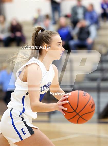 Thumbnail 3 in Rochester vs Utica Eisenhower (MHSAA District Final) photogallery.